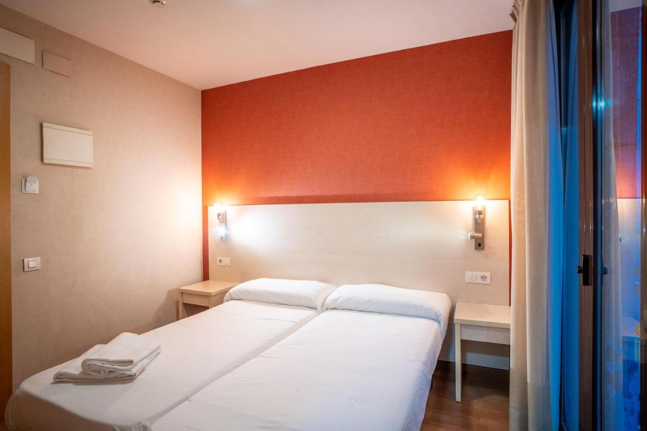 Double Room with Private Bathroom,1076766631:JPEG