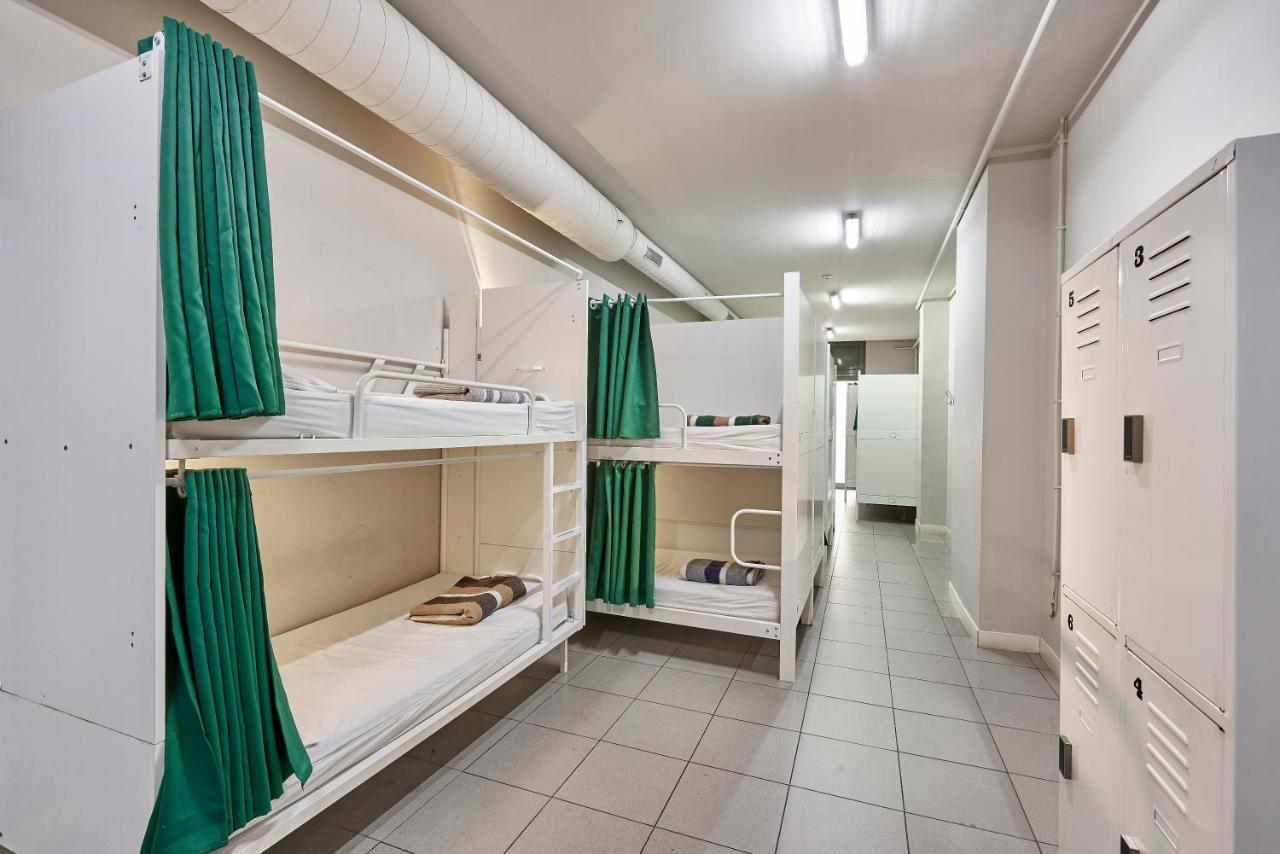 Bed in 18-Bed Mixed Dormitory Room