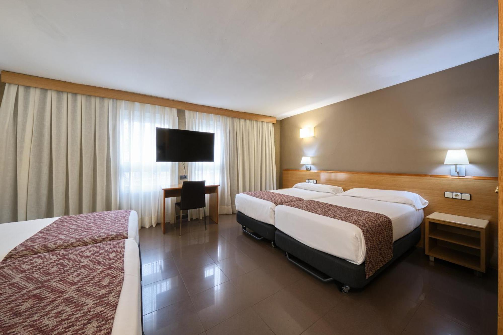 Quadruple Room,1674697733:JPEG