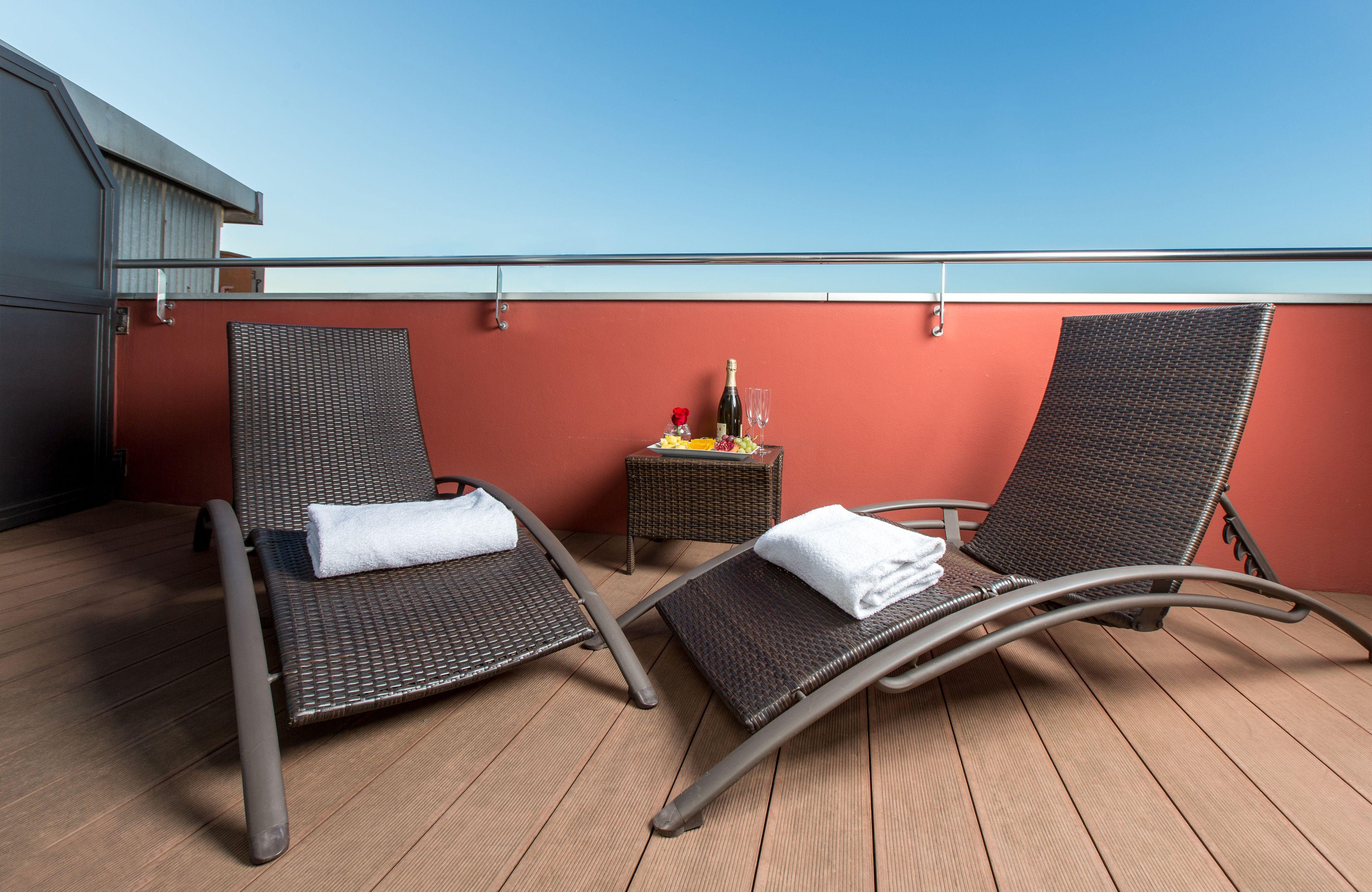 Deluxe Double Room,1716145136:JPEG