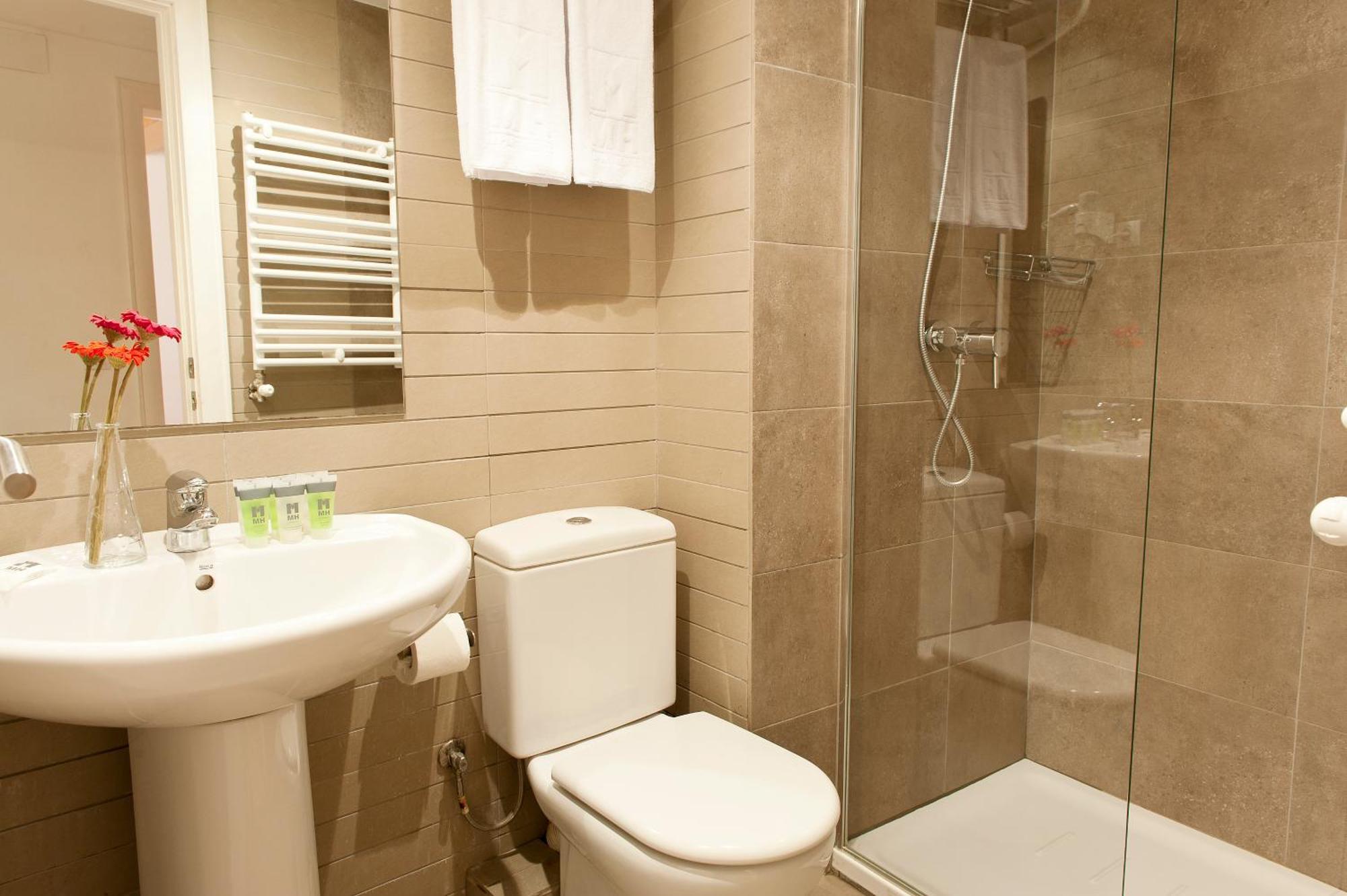 Two-Bedroom Apartment,701581780:JPEG
