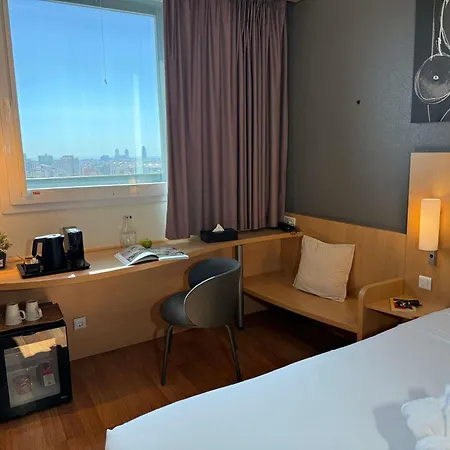 Ibis Barcelona Meridiana-2